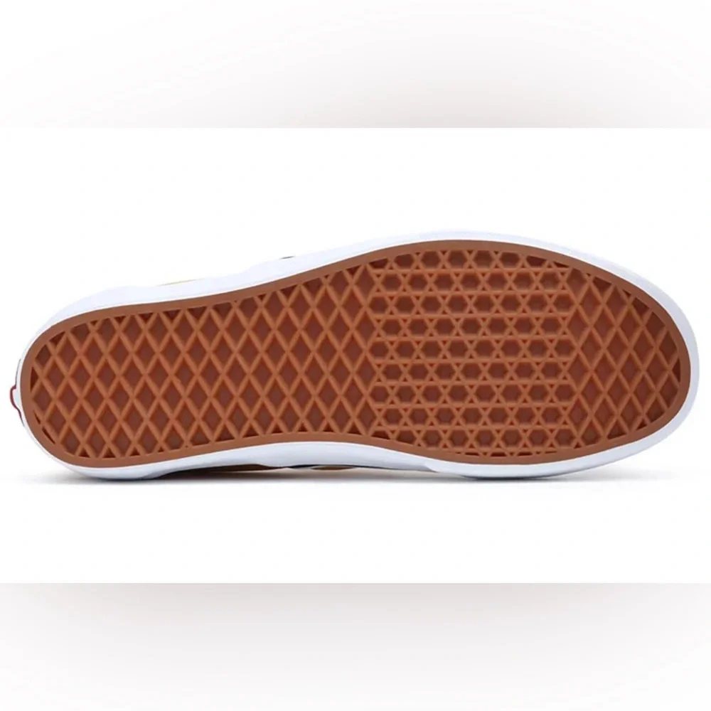 Vans Classic Slip-On "Color Theory Checkerboard" Mustard White VN0A5JMHF3X NEW - Picture 5 of 5
